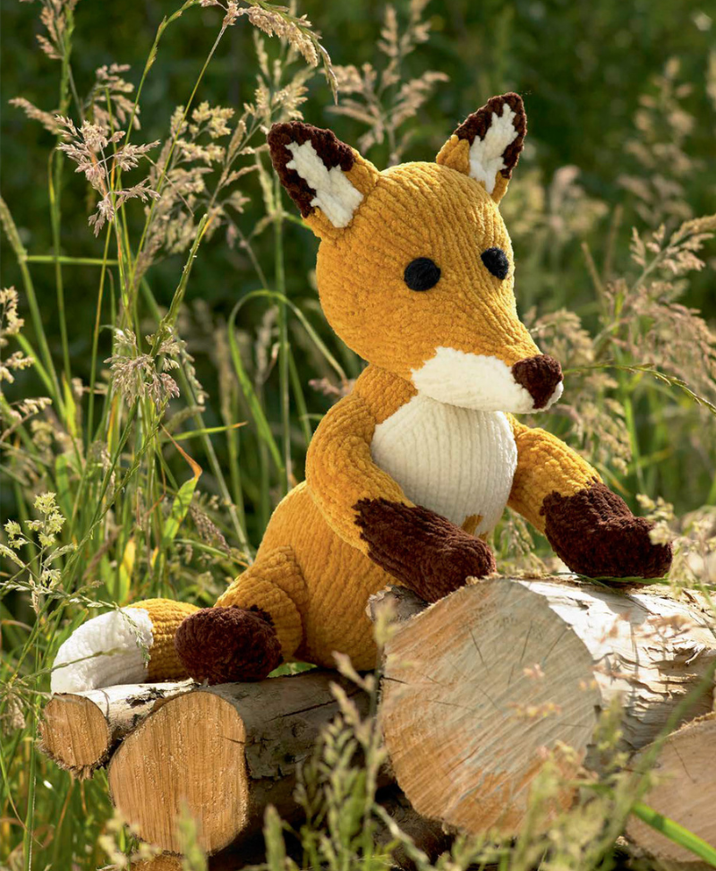 James C Brett JB808 Fox in Flutterby Chunky